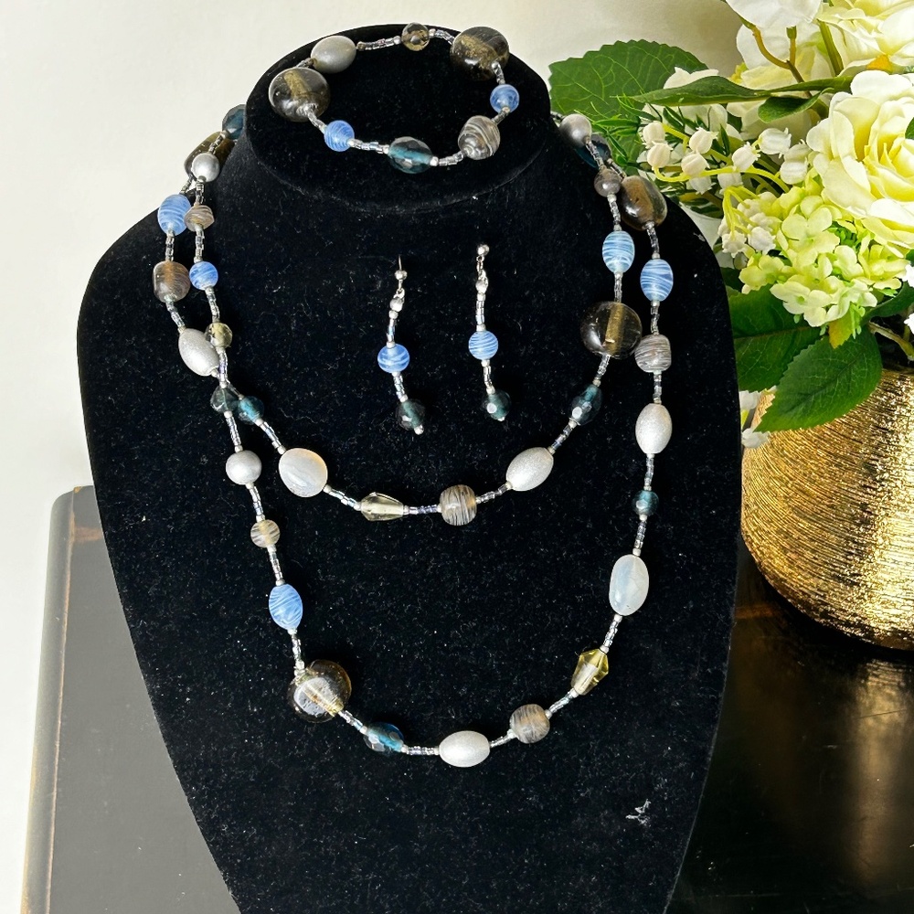 Blue BeadedJewelry Set - Picture 1 of 4